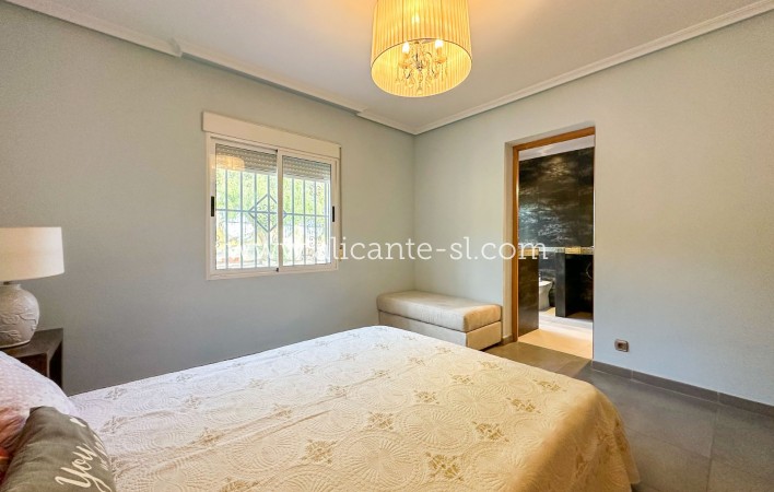 Venta - Villa  - Albatera