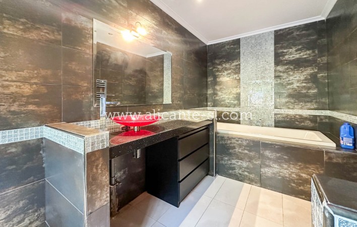 Venta - Villa  - Albatera