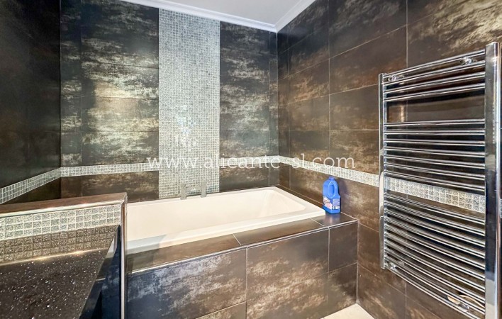 Venta - Villa  - Albatera