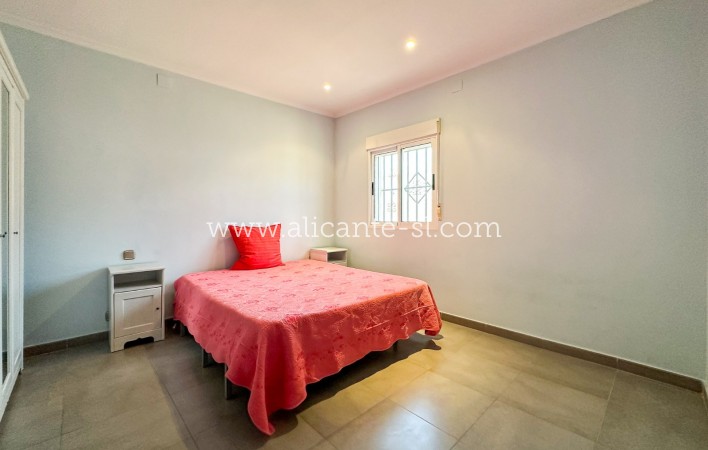 Venta - Villa  - Albatera