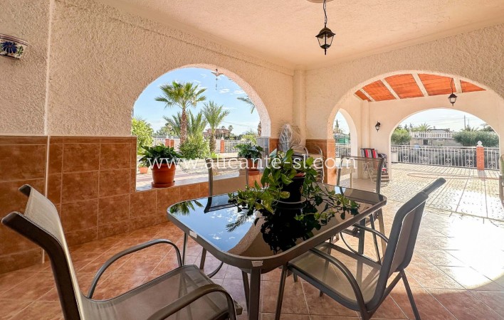 Venta - Villa  - Albatera