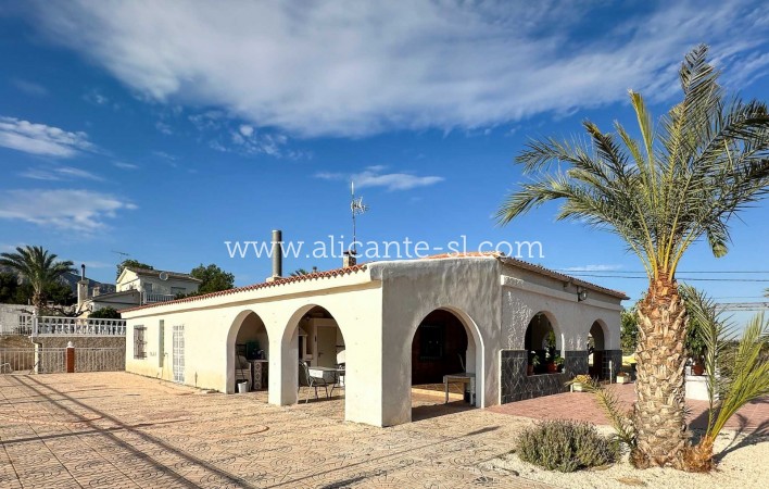 Venta - Villa  - Albatera