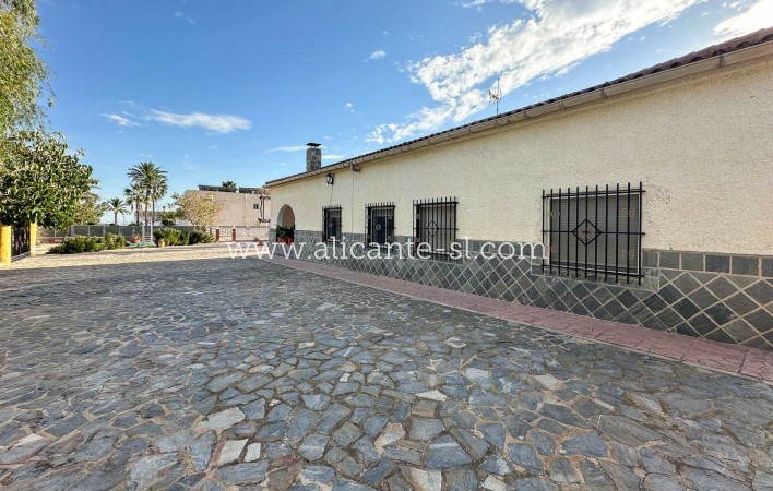 Venta - Villa  - Albatera