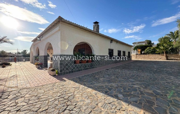 Venta - Villa  - Albatera
