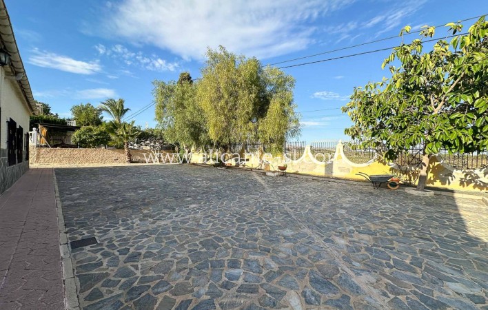 Venta - Villa  - Albatera