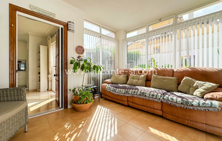 Venta - Villa  - Hondón de las Nieves