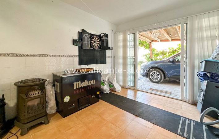 Venta - Villa  - Hondón de las Nieves