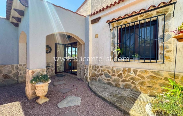 Sale - Villa  - Aspe