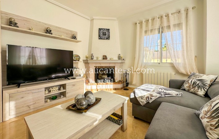 Sale - Villa  - Hondón de las Nieves