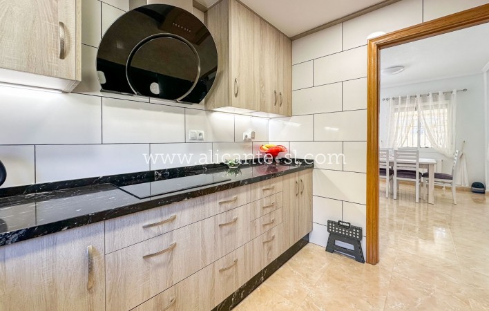 Sale - Villa  - Hondón de las Nieves