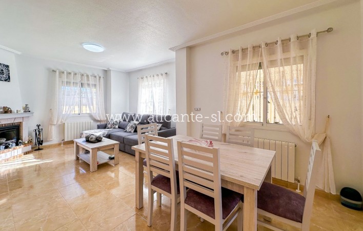 Sale - Villa  - Hondón de las Nieves