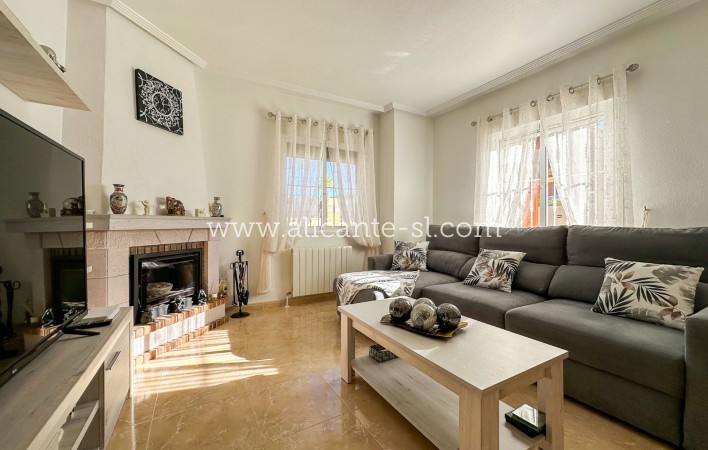 Sale - Villa  - Hondón de las Nieves