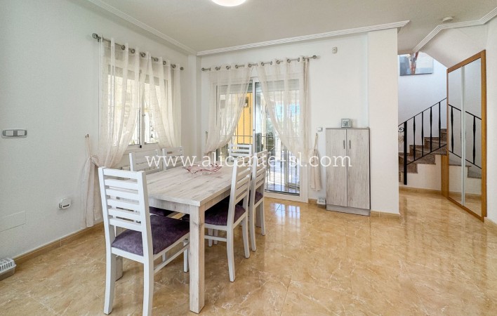 Sale - Villa  - Hondón de las Nieves