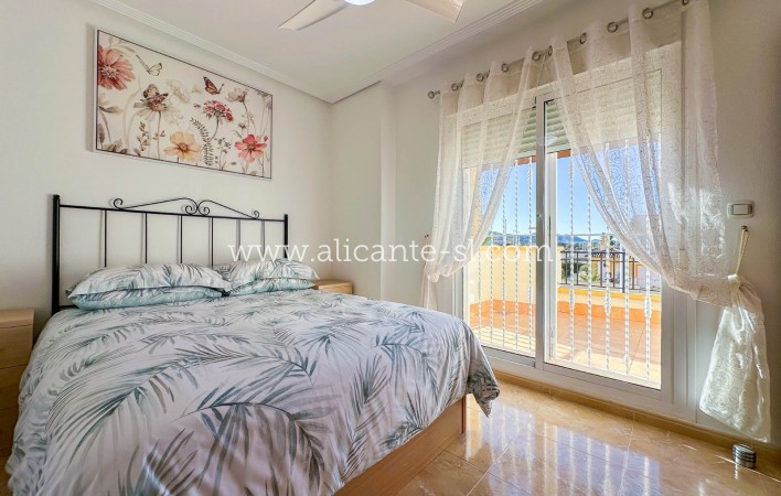 Sale - Villa  - Hondón de las Nieves