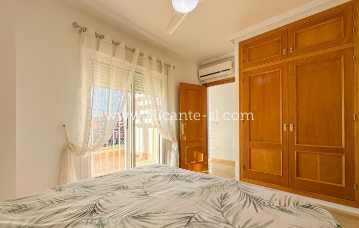 Sale - Villa  - Hondón de las Nieves