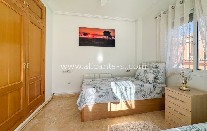 Sale - Villa  - Hondón de las Nieves