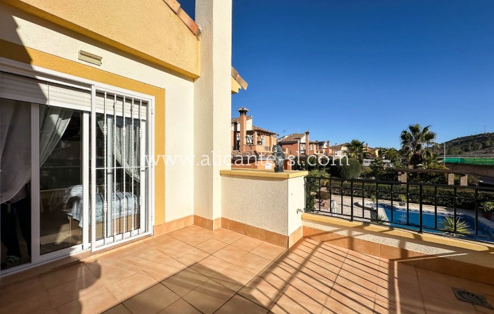 Sale - Villa  - Hondón de las Nieves