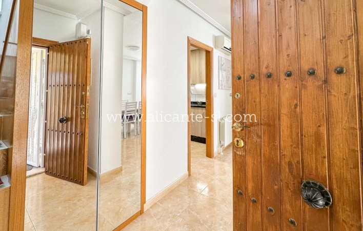 Sale - Villa  - Hondón de las Nieves