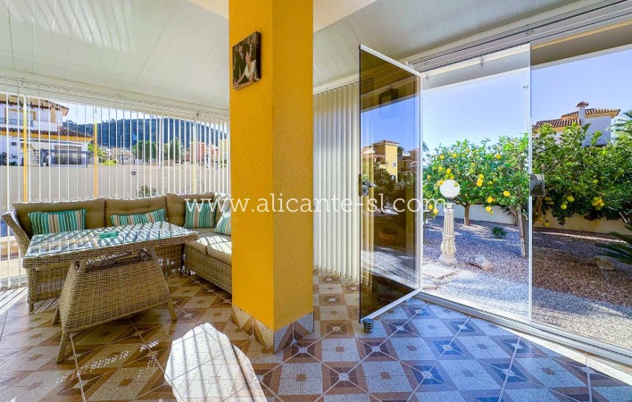 Sale - Villa  - Hondón de las Nieves