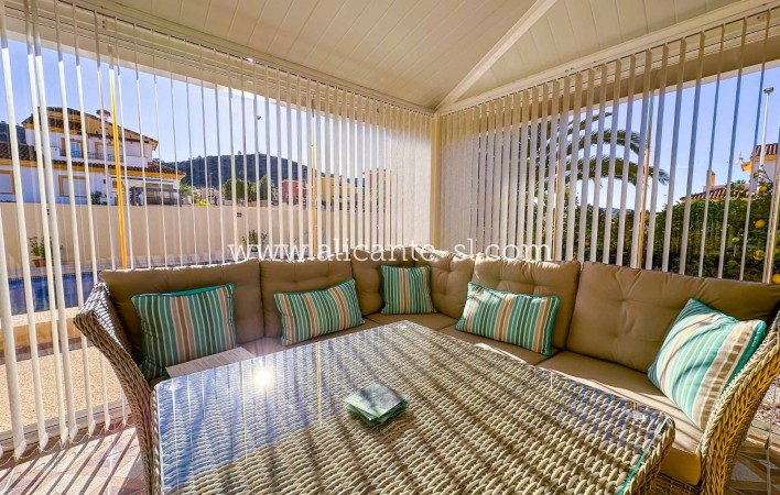 Sale - Villa  - Hondón de las Nieves