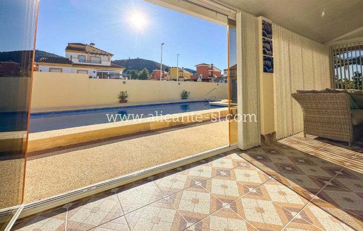 Sale - Villa  - Hondón de las Nieves