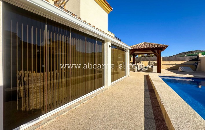 Sale - Villa  - Hondón de las Nieves