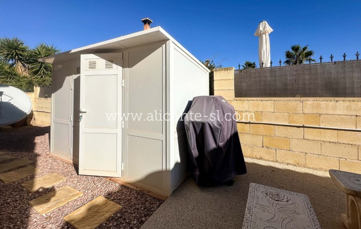 Sale - Villa  - Hondón de las Nieves