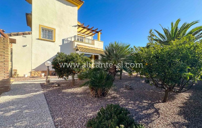 Sale - Villa  - Hondón de las Nieves