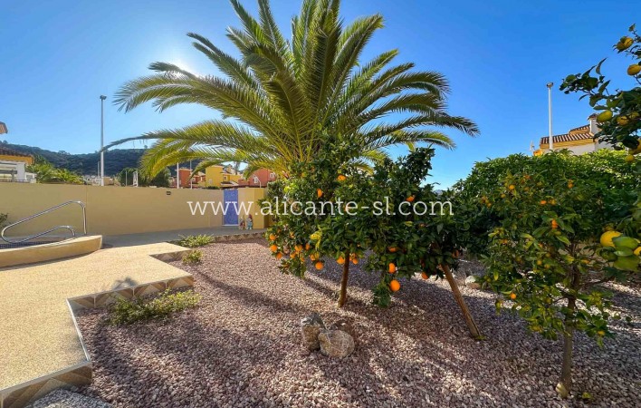 Sale - Villa  - Hondón de las Nieves