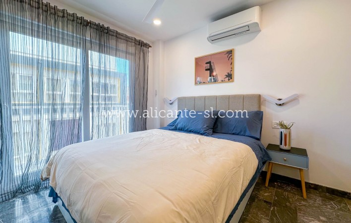 Location longue durée - Appartement / flat - Alicante - Centro