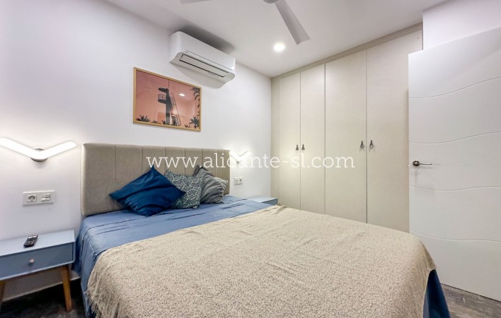 Location longue durée - Appartement / flat - Alicante - Centro