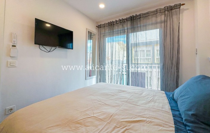 Location longue durée - Appartement / flat - Alicante - Centro