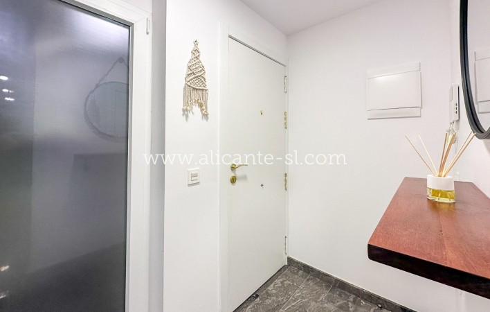 Location longue durée - Appartement / flat - Alicante - Centro