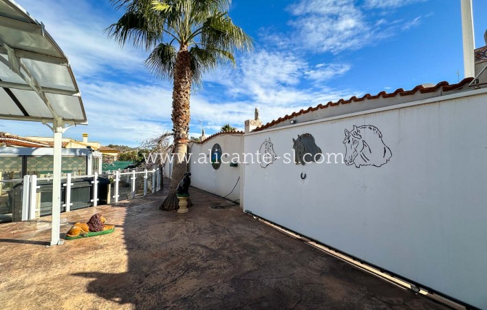 Venta - Villa  - Hondón de las Nieves