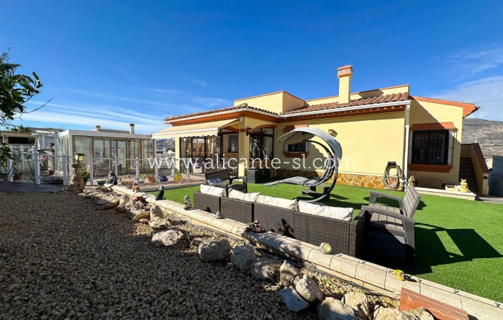 Venta - Villa  - Hondón de las Nieves