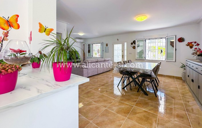 Venta - Villa  - Hondón de las Nieves