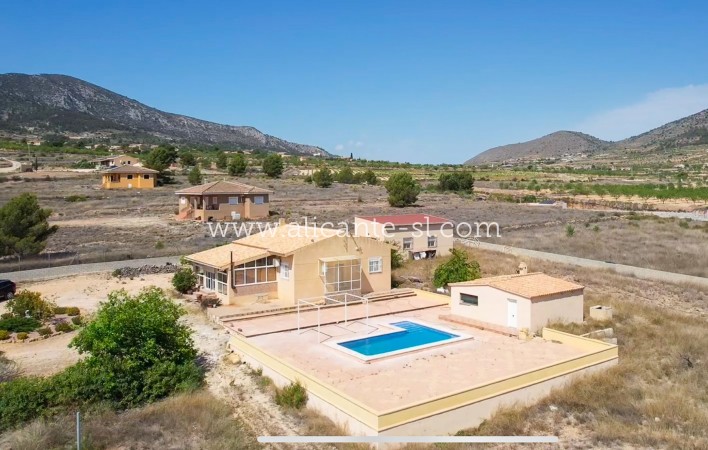 Venta - Villa  - La Romana