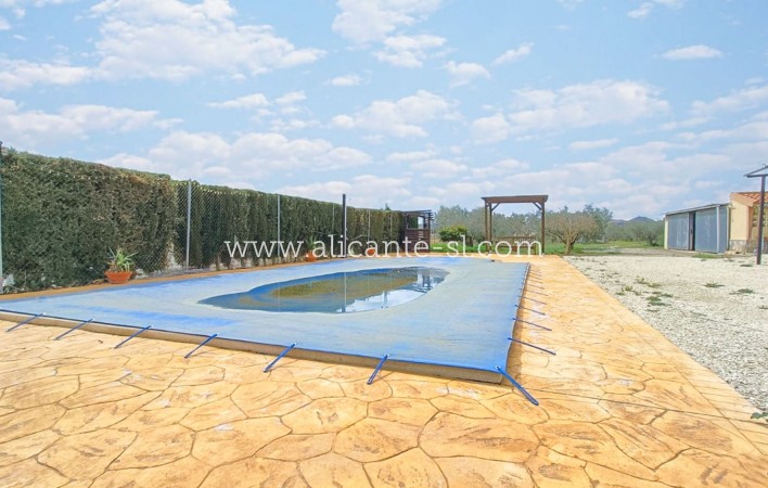 Sale - Villa  - Hondón de las Nieves