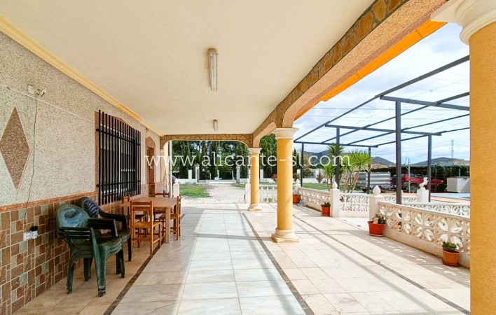 Sale - Villa  - Hondón de las Nieves