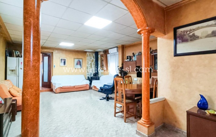 Sale - Villa  - Hondón de las Nieves