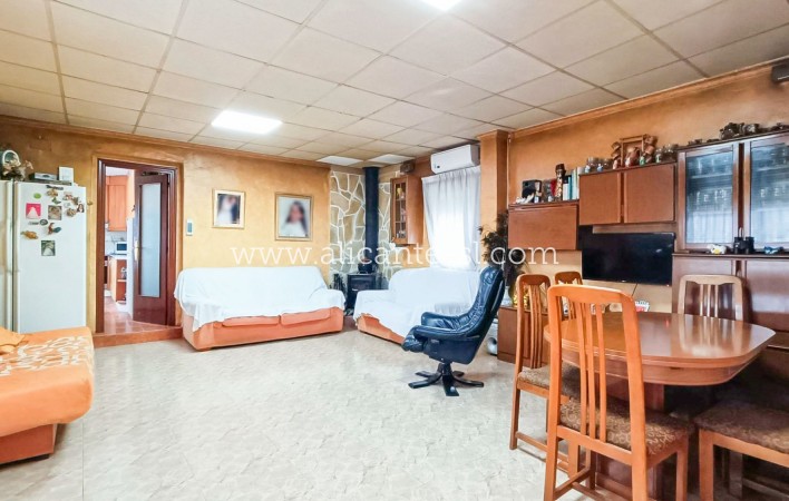 Sale - Villa  - Hondón de las Nieves