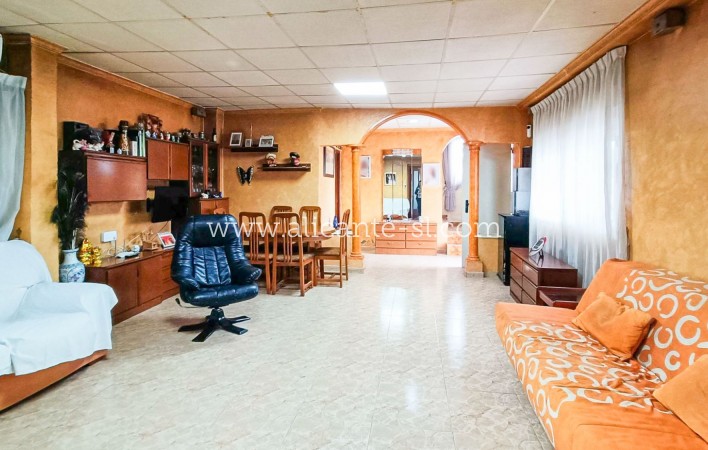 Sale - Villa  - Hondón de las Nieves