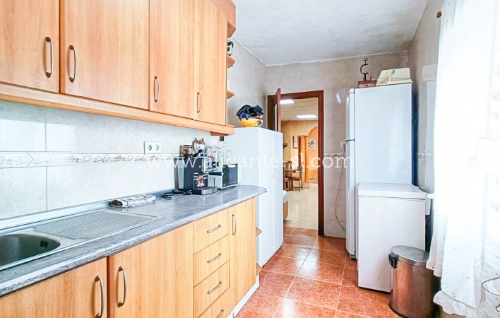 Sale - Villa  - Hondón de las Nieves