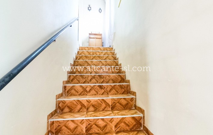 Sale - Villa  - Hondón de las Nieves