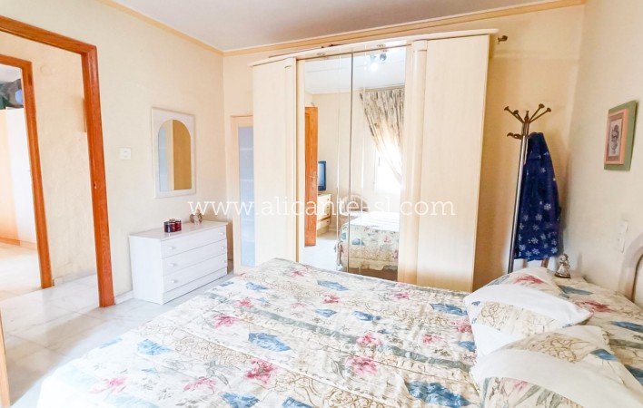 Sale - Villa  - Hondón de las Nieves