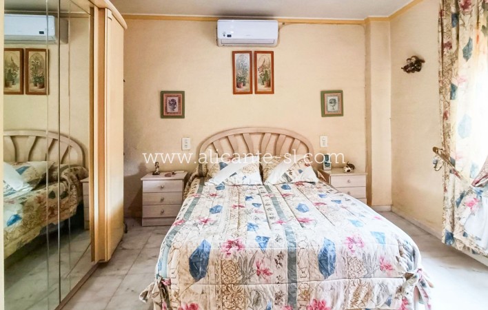 Sale - Villa  - Hondón de las Nieves