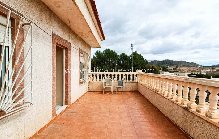 Sale - Villa  - Hondón de las Nieves