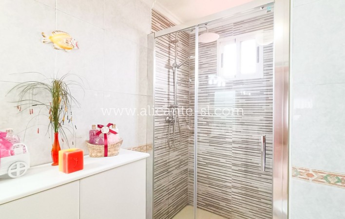 Sale - Villa  - Hondón de las Nieves