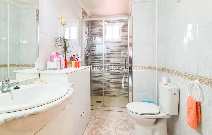 Sale - Villa  - Hondón de las Nieves