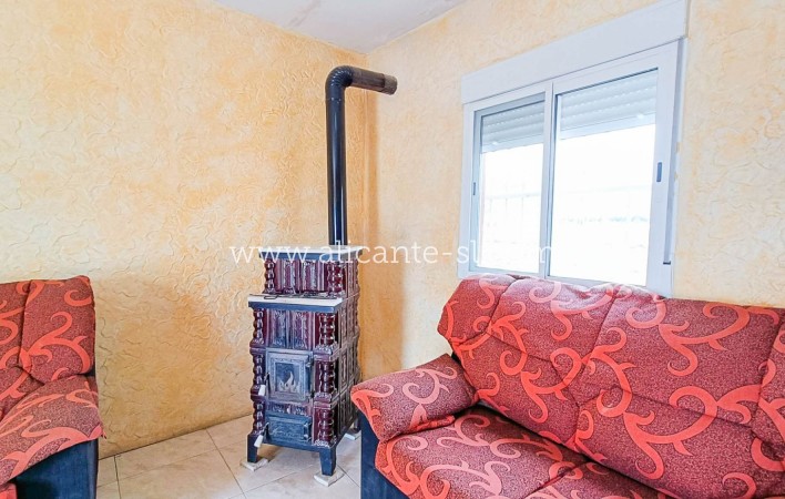 Sale - Villa  - Hondón de las Nieves